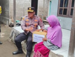 Lansia Kurang Mampu di Gilimanuk Terima Bantuan Sembako dari Kapolsek Kawasan Pelabuhan Gilimanuk