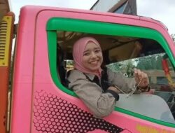 Demi Delapan Buah Hatinya, Syarifah Firdausi Rela Jadi Sopir Truk