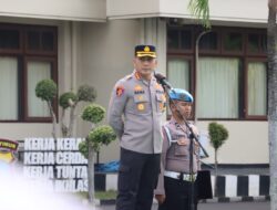 Kapolresta Banyuwangi Berikan Pengarahan dalam Apel Jam Pimpinan: Tekankan Disiplin dan Pelayanan Prima*