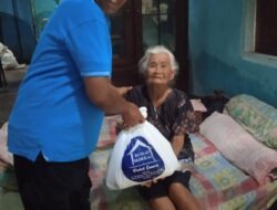 Rumah Sedekah Bagikan 1.300 Paket Sembako untuk Yatim Piatu dan Kaum Dhuafa di Malang