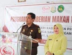 Dukung Nawacita Presiden, Kejari Probolinggo Kembali Bagikan Makan Bergizi Gratis