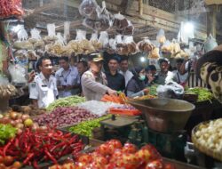 Cek Stok dan Harga, Kapolres Probolinggo Kota Sidak Sembako di Pasar Baru Jelang Ramadhan