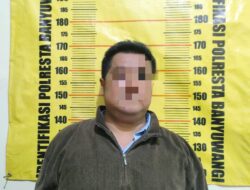 Satpolairud Polresta Banyuwangi; Amankan pelaku dan barang bukti  ratusan  Botol  Miras Jenis Arak*