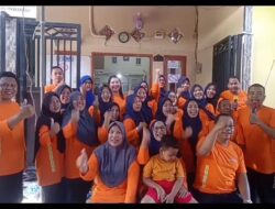 KSP Bangkit Karya Mandiri Kraksaan Bagikan Tabungan Lebaran dan Jasa Gula Pasir