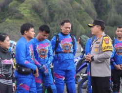 Libur Lebaran 2025, Kapolres Probolinggo Patroli di Bromo Pastikan Wisata Aman dan Nyaman