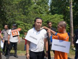 Suami Sah Bunuh Istri Polres Probolinggo Gelar Rekontruksi Pembunuhan di Banyuanyar