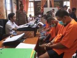 Lima Pemuda Dibekuk Polisi Usai Keroyok dan Rusak Kafe di Probolinggo