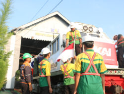 KAI Daop 7 Madiun Ajak Pelanggan Rayakan HUT ke-80 RI di Stasiun dan di Atas Kereta Api