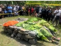 PASUTRI MENNGGAL DI ATAS BATU