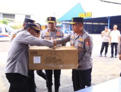 Polri Berangkatkan Bantuan Kemanusiaan ke NTT untuk Bantu Korban Banjir dan Longsor