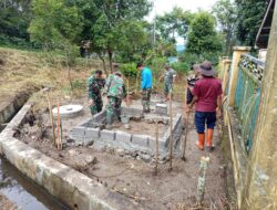 Dukung Program Kesehatan Masyarakat, Satgas TMMD Bangun MCK di Kecamatan Silih Nara