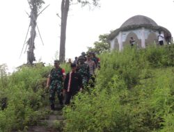 Menghormati Sejarah, Satgas TMMD Aceh Tengah Gelar Tabur Bunga di Makam Datu Merah Mege