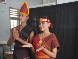 Alusi Au Kenalkan Nilai Budaya Batak Toba Lewat Kegiatan “Uli ni Rupa, Uli ni Roha” di SMK Negeri 1 Sidikalang