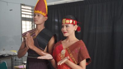 Alusi Au Kenalkan Nilai Budaya Batak Toba Lewat Kegiatan “Uli ni Rupa, Uli ni Roha” di SMK Negeri 1 Sidikalang