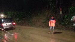 BPBD Tangani Bencana Longsor Timbun Separuh Jalan Provinsi (Malang-Kediri)